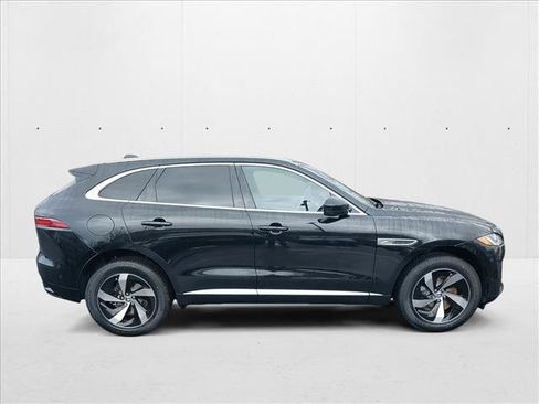 New 2026 Jaguar F-PACE R-Dynamic S image 4