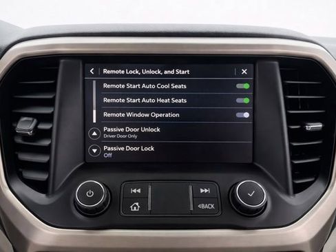 Used 2021 GMC Acadia Denali w/ Denali Ultimate Package image 28