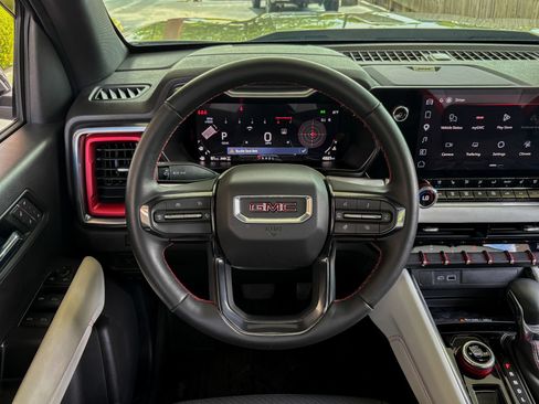 Used 2026 GMC Canyon AT4X w/ AT4X AEV Edition AWD/4WD image 30