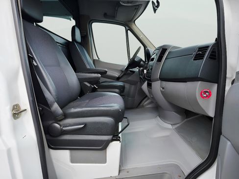 Used 2008 Freightliner Sprinter 3500 image 14