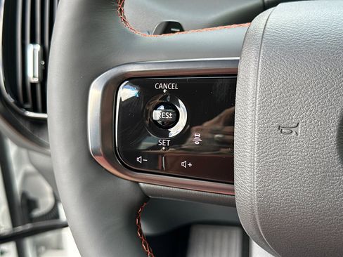 New 2025 Nissan Armada PRO-4X image 27