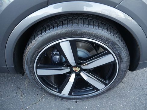 Used 2024 Porsche Cayenne image 13