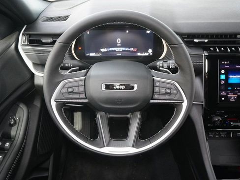 New 2025 Jeep Grand Cherokee L Laredo AWD/4WD image 8
