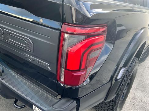 Used 2025 Ford F150 Raptor AWD/4WD image 32