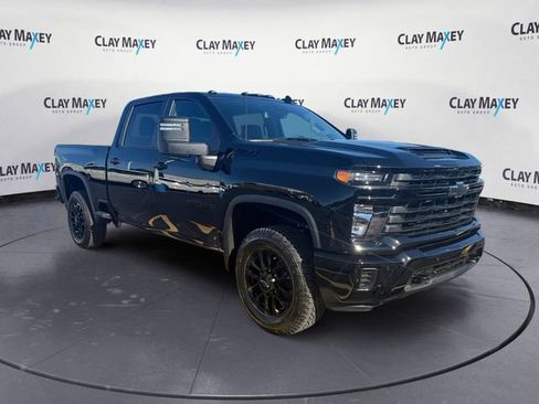 Used 2025 Chevrolet Silverado 2500 Custom w/ Custom Value Package image 7