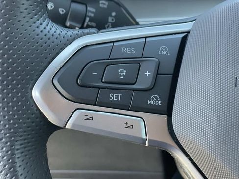 Used 2026 Volkswagen Tiguan SE R-Line FWD image 8