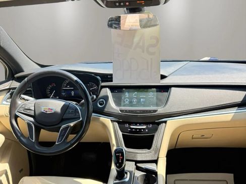 Used 2018 Cadillac XT5 FWD image 11