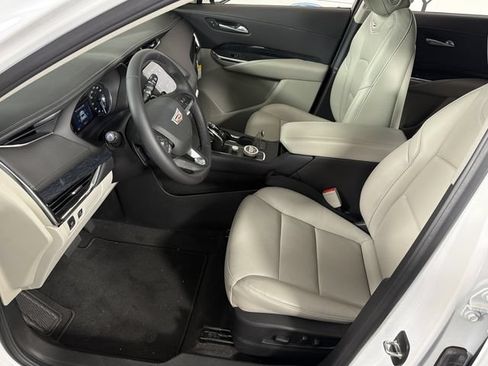 Used 2023 Cadillac XT4 Premium Luxury FWD image 22