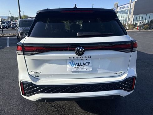 New 2026 Volkswagen Tiguan SE R-Line AWD/4WD image 5