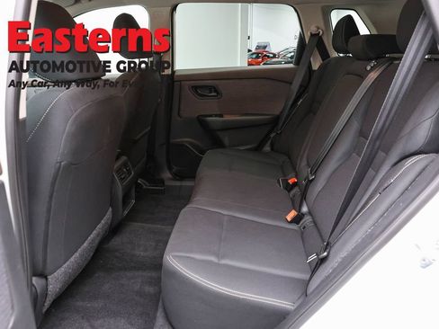 Used 2023 Nissan Rogue S AWD/4WD image 22
