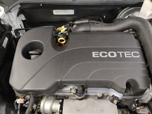 Used 2020 Chevrolet Equinox LS FWD image 30