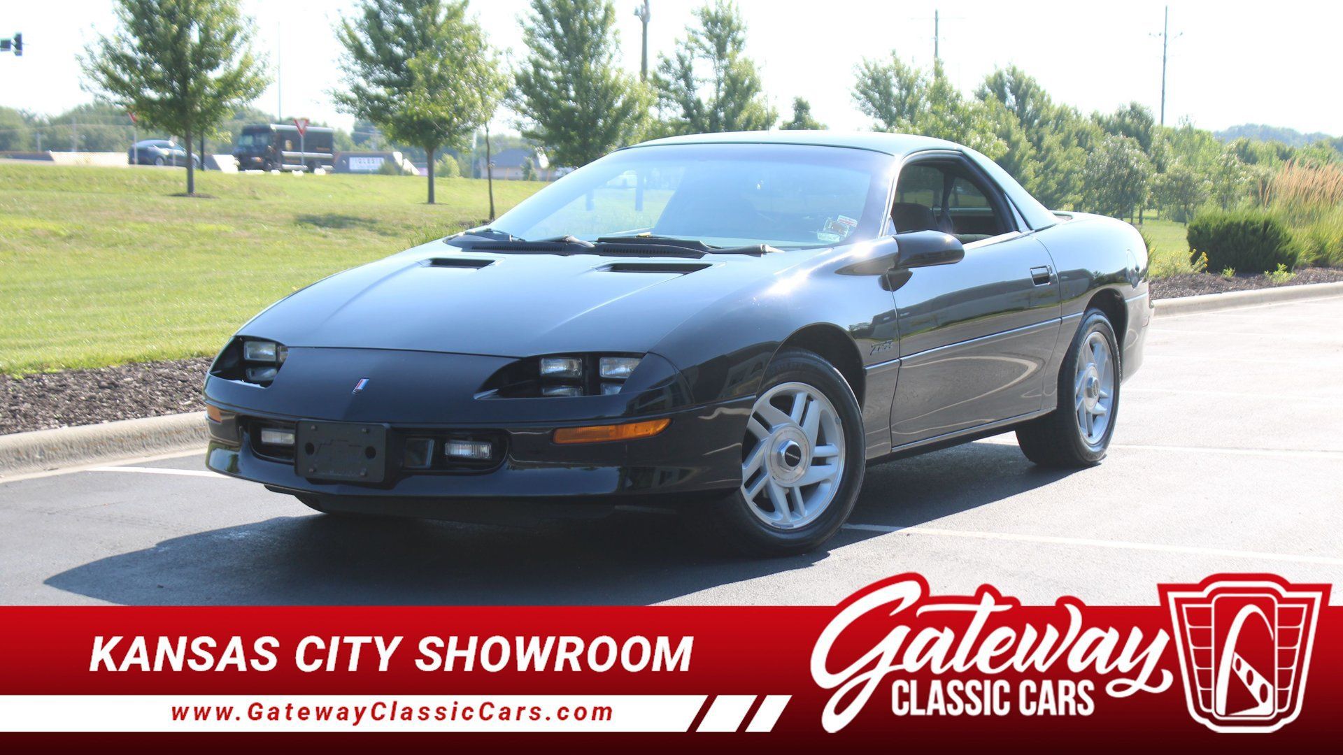 Used 1993 Chevrolet Camaro Z28 RWD image 1