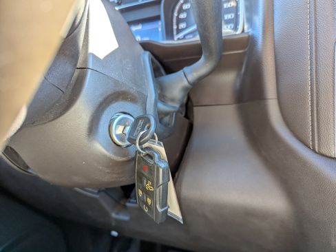 Used 2020 GMC Sierra 2500 SLE w/ X31 Off-Road Package image 19