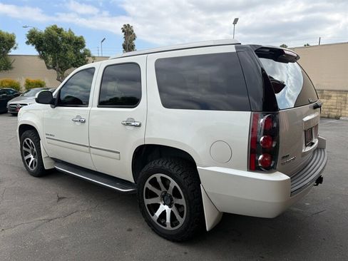 Used 2011 GMC Yukon Denali AWD/4WD image 9