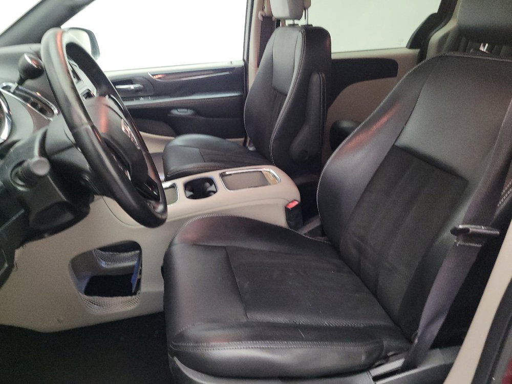 Used 2019 Dodge Grand Caravan SXT FWD image 17
