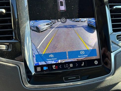 Used 2023 Volvo XC90 B5 Plus w/ Protection Package Premier image 23