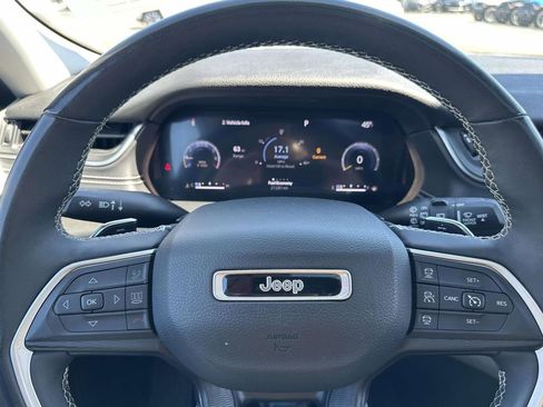 Used 2023 Jeep Grand Cherokee Laredo w/ Luxury Tech Group I image 22