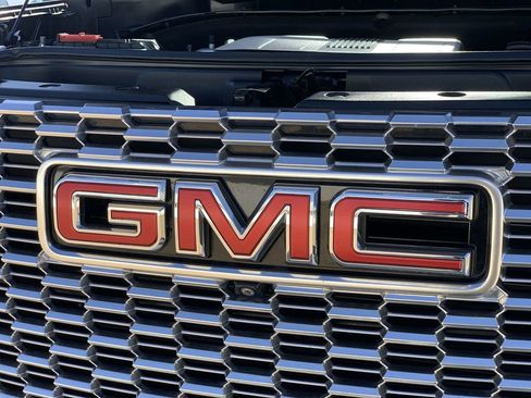 Certified 2024 GMC Yukon XL Denali AWD/4WD image 29