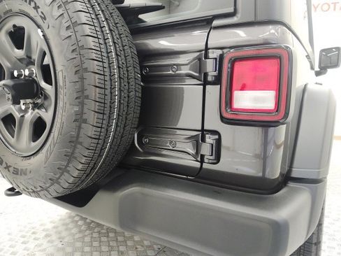 Used 2025 Jeep Wrangler Sport image 24