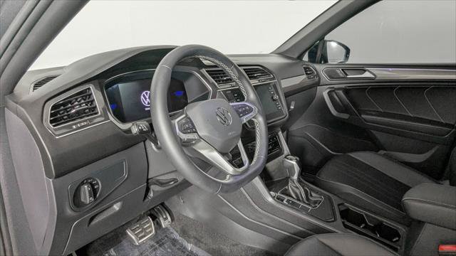 Used 2023 Volkswagen Tiguan SE R-Line FWD image 28