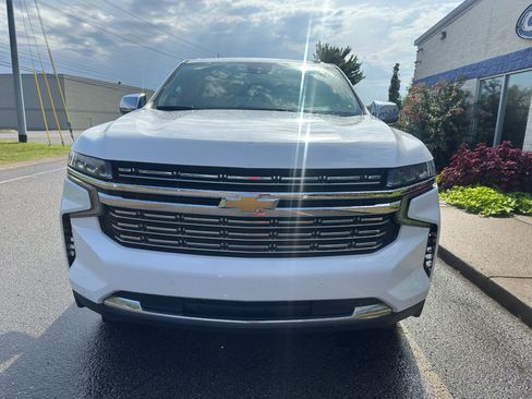 Used 2023 Chevrolet Suburban Premier AWD/4WD image 9