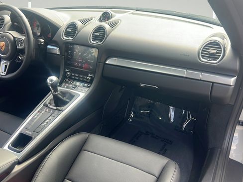 Certified 2025 Porsche 718 Cayman S RWD image 17