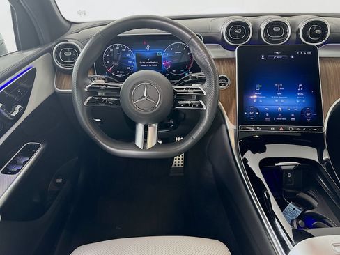 Used 2024 Mercedes-Benz GLC 300 4MATIC image 15