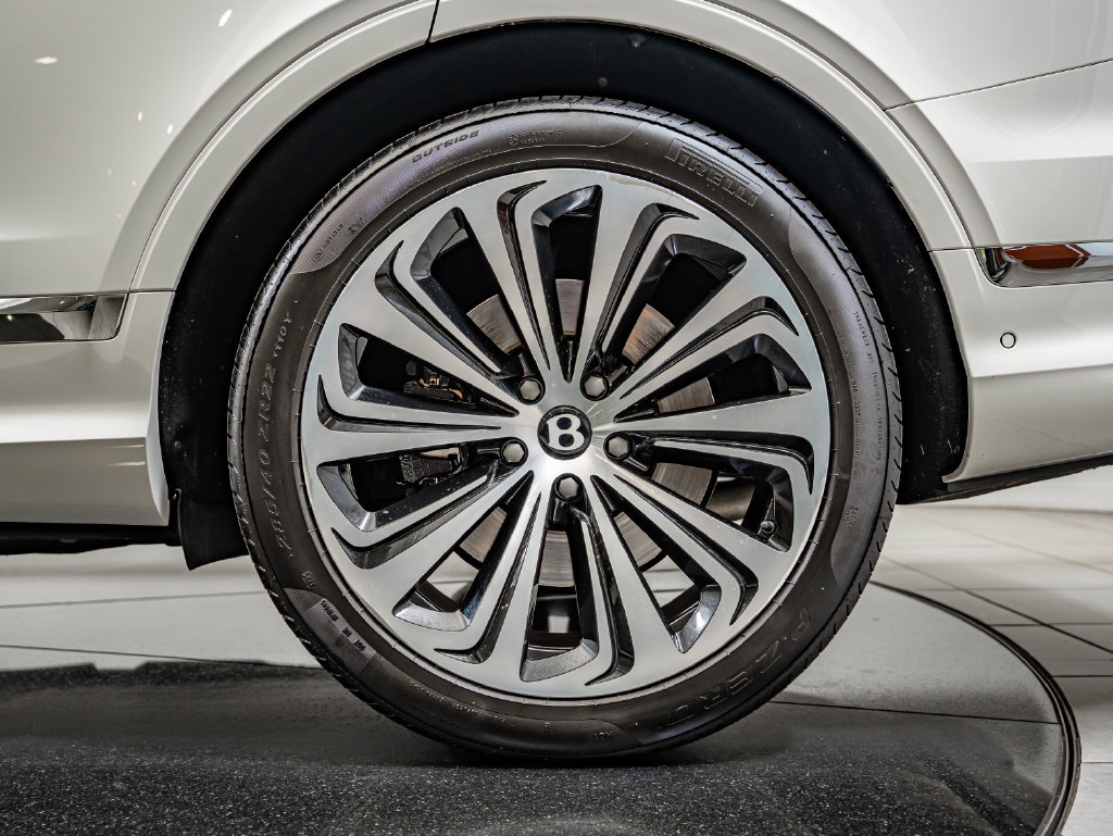 Used 2022 Bentley Bentayga AWD/4WD image 82