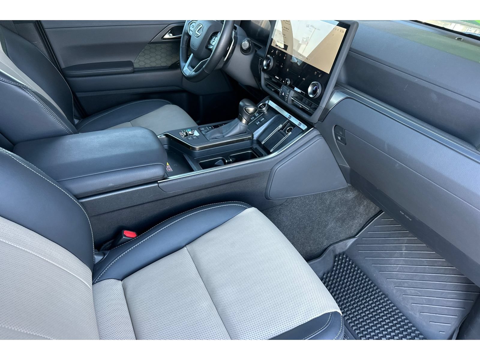 Used 2025 Lexus GX 550 w/ Accessory Package (CT) AWD/4WD image 18