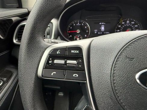 Used 2019 Kia Sorento L image 12