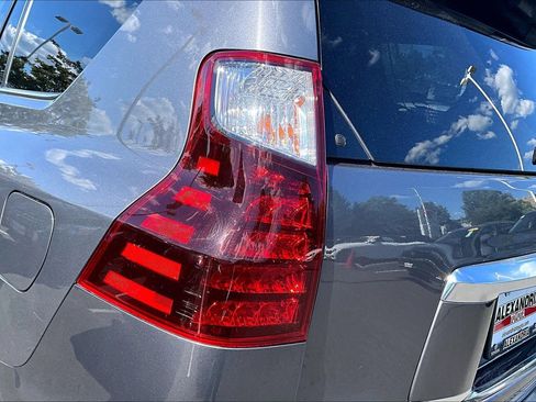 Used 2022 Lexus GX 460 Premium w/ Accessory Package AWD/4WD image 28