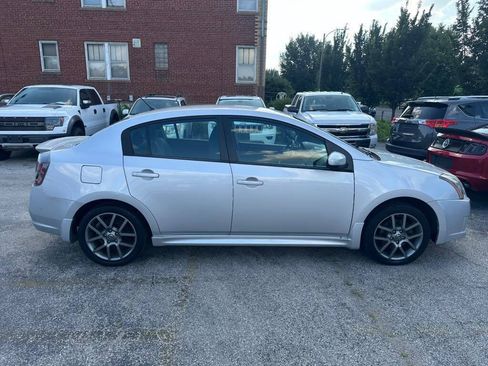 Used 2011 Nissan Sentra SE-R FWD image 4