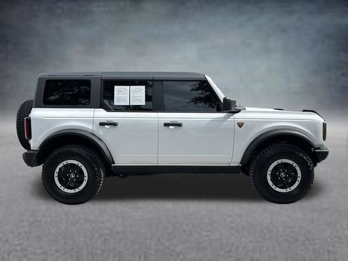 Used 2024 Ford Bronco Badlands w/ Sasquatch Package AWD/4WD image 4
