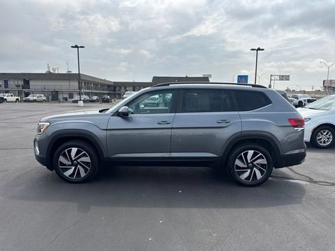 Used 2025 Volkswagen Atlas SE FWD image 8