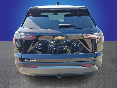 Used 2025 Chevrolet Equinox LT FWD image 4
