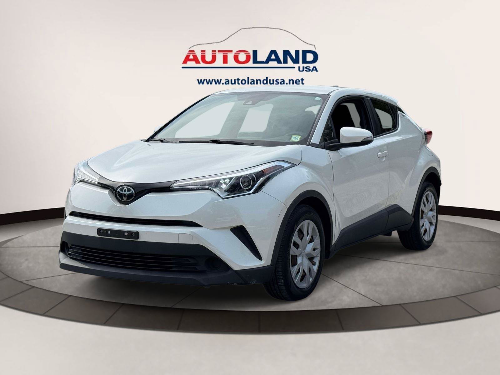 Used 2019 Toyota C-HR LE FWD image 1