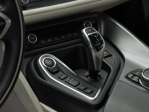 Used 2016 BMW i8 image 23