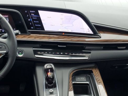 Used 2023 Cadillac Escalade ESV Sport Platinum w/ Heavy-Duty Trailer Package image 29