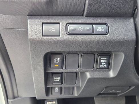 Used 2024 Nissan Frontier SV w/ SV Convenience Package RWD image 23
