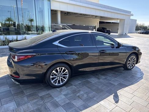 Used 2023 Lexus ES 350 w/ Accessory Package (Z2) image 2