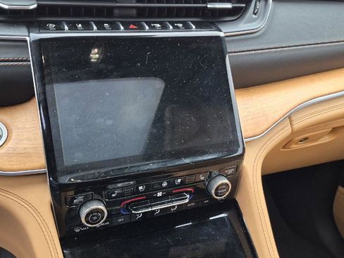 Used 2021 Jeep Grand Cherokee L Summit image 11