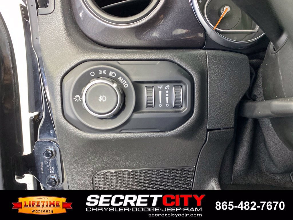 Used 2021 Jeep Wrangler Unlimited Sport AWD/4WD image 13