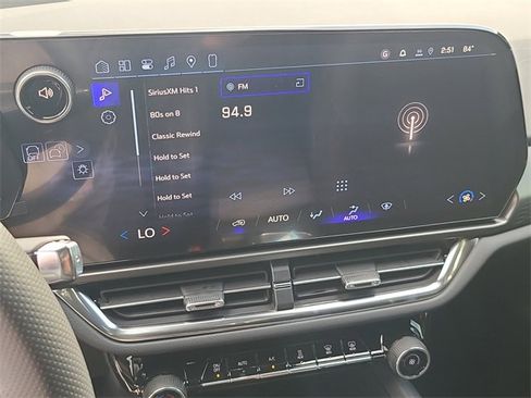 New 2026 Chevrolet Equinox EV LT image 30