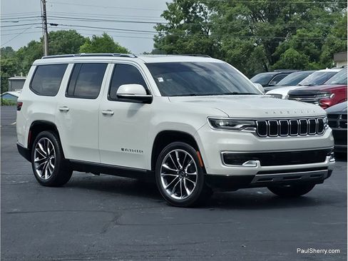 Used 2022 Jeep Wagoneer Series III w/ Premium Group I AWD/4WD image 7