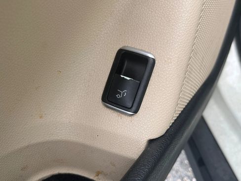 Used 2016 Mercedes-Benz GLA 250 4MATIC image 17