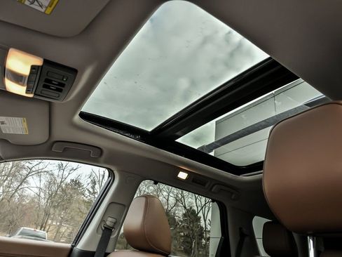 Used 2024 Nissan Pathfinder Platinum w/ Cargo Package image 15