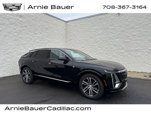 Used 2025 Cadillac Lyriq Luxury AWD/4WD image 1
