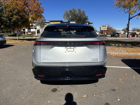 Used 2023 Nissan Ariya AWD image 7