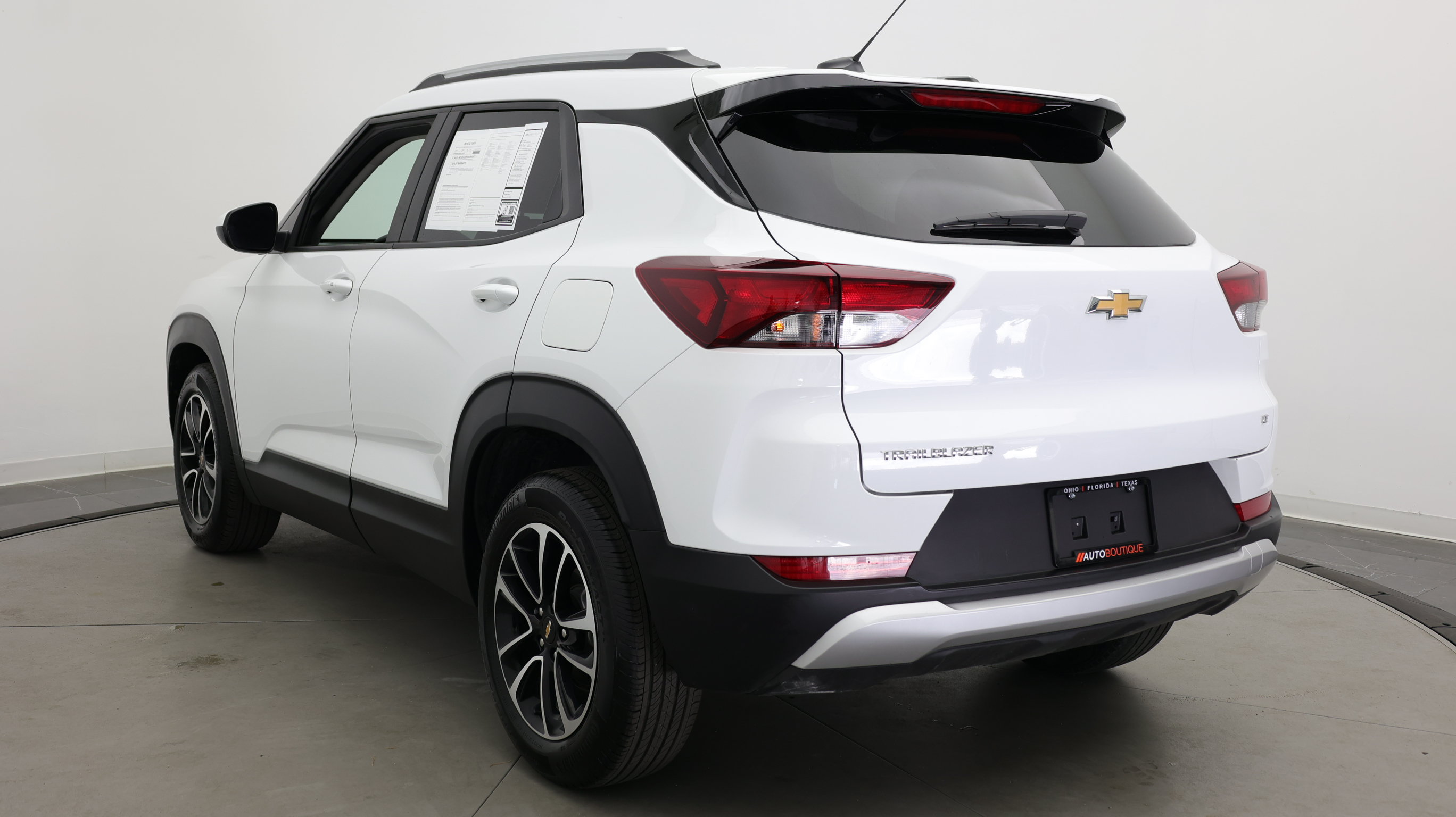 Used 2026 Chevrolet TrailBlazer LT FWD image 4