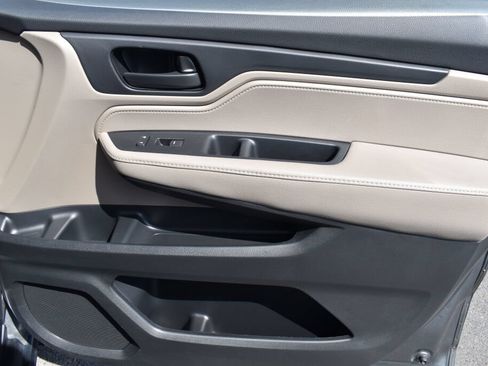 Used 2019 Honda Odyssey EX image 23